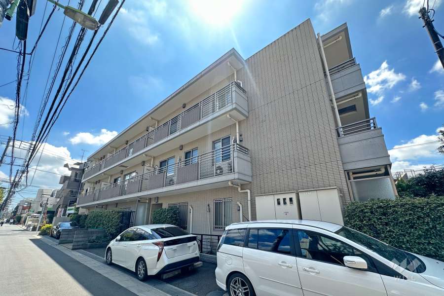 プラウド上北沢の外観（北西側から）