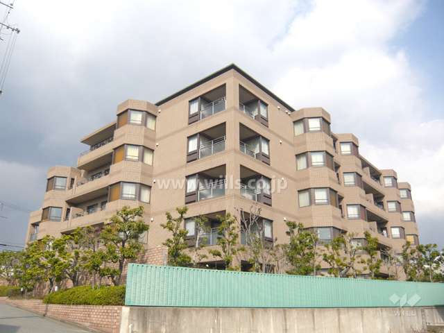ラジュール芦屋の外観（南西側から）