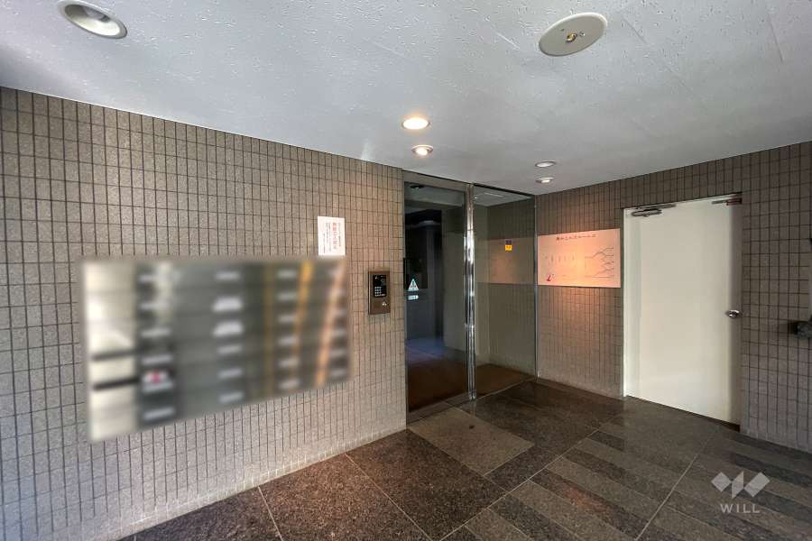 エントランスはオートロック付きです。