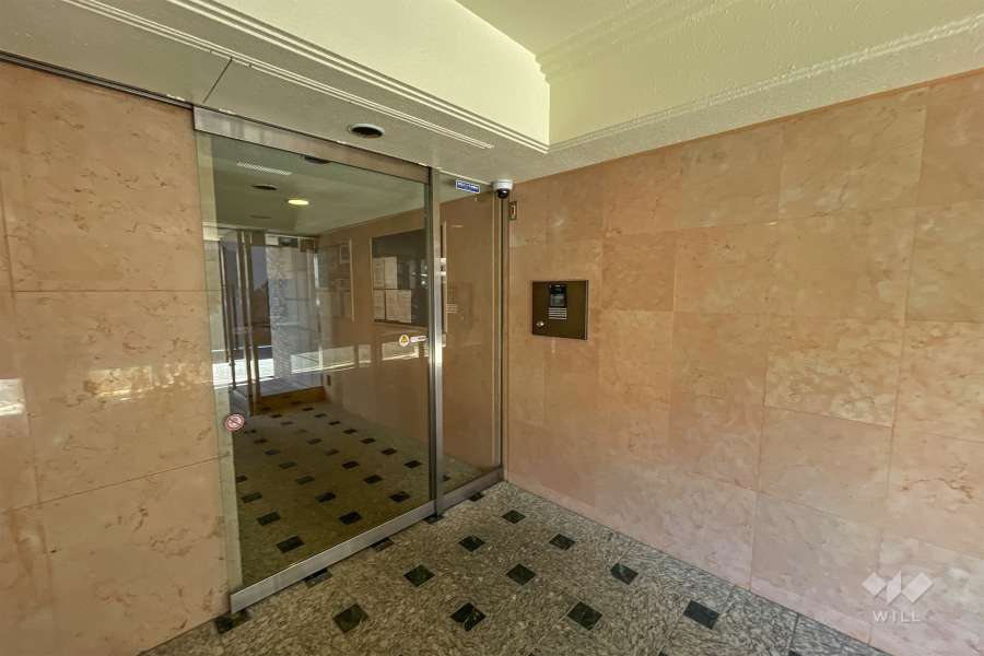 エントランスはオートロック付きです。