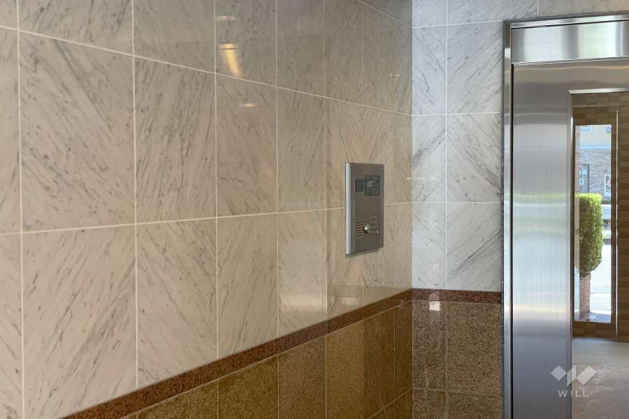 エントランスはオートロック付きです