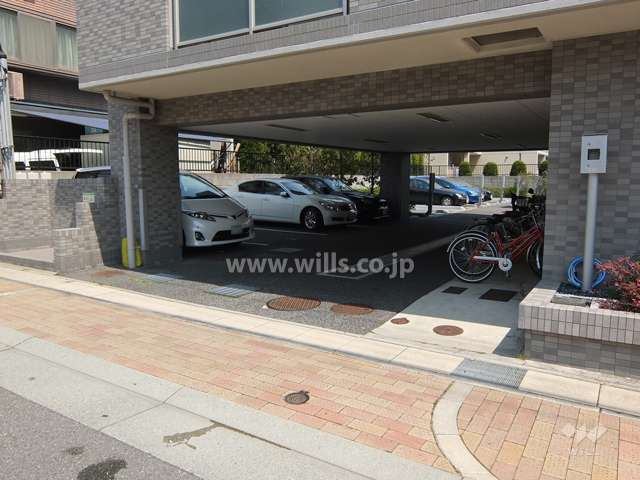 駐車場出入り口