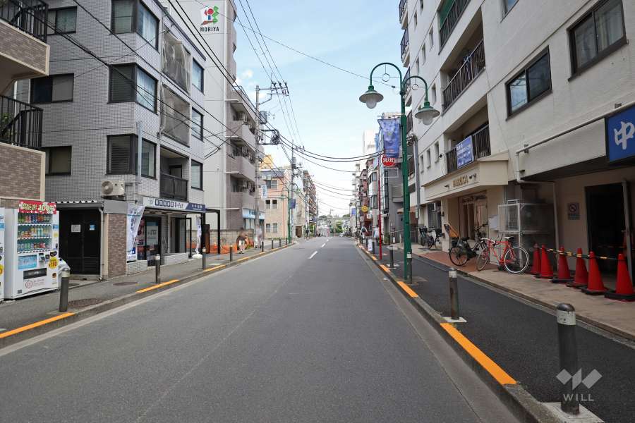 敷地北西側は上野毛通りに面しています、