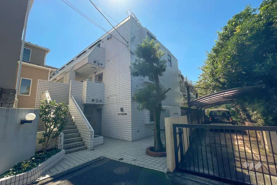 ロイヤル上野毛の外観（北東側から）