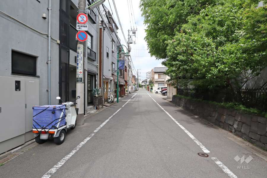 敷地南西側の前面道路