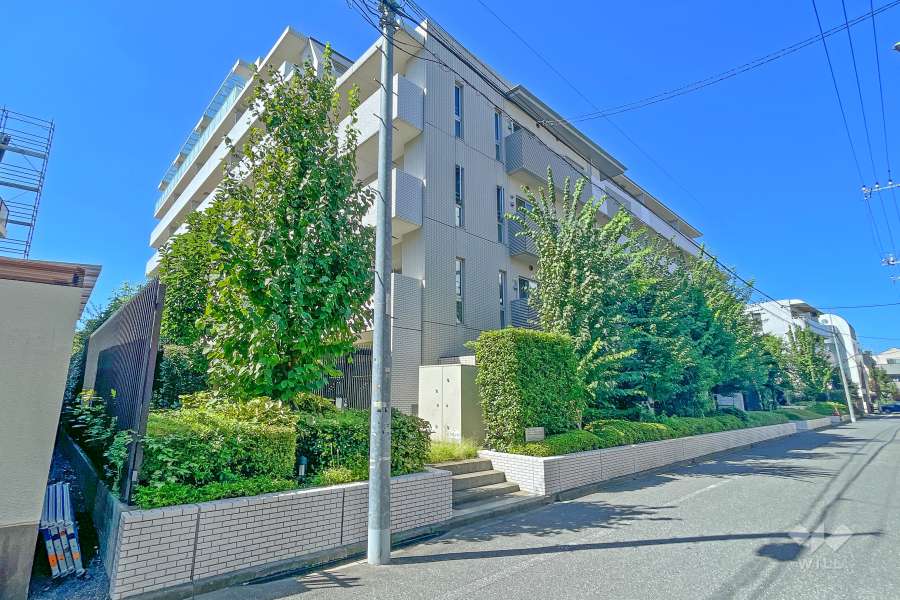 パークホームズ上野毛アートリエの外観（東側から）