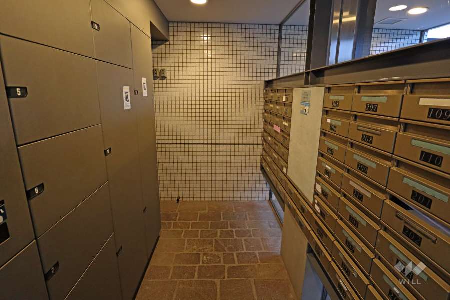 共用ポストおよび宅配ボックス