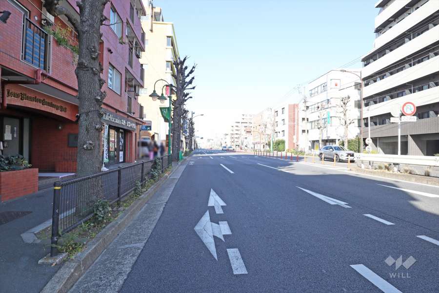 敷地東側の前面道路