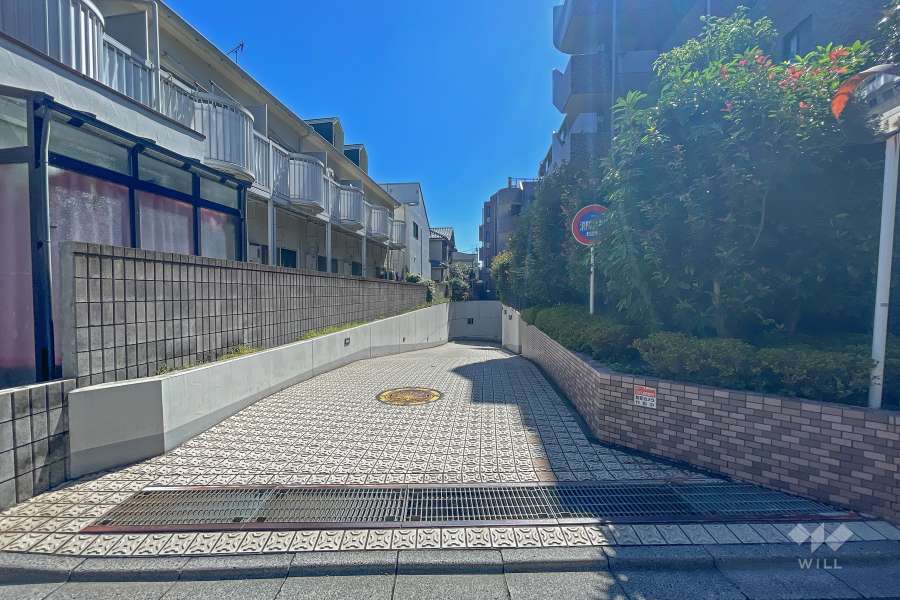 駐車場の出入り口