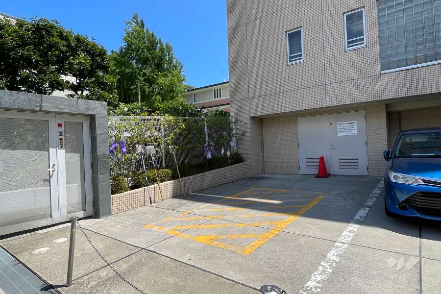 敷地内駐車場（屋外平面式）