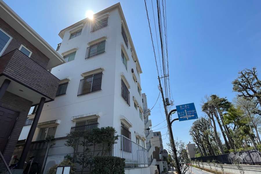 馬事公苑ヒミコマンションの外観（北東側から）　