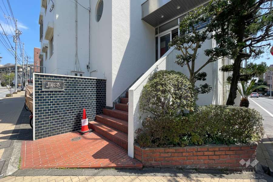 エントランスアプローチ　