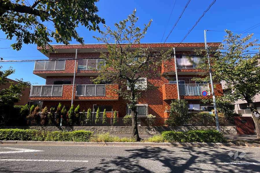 上用賀キソウマンションの外観（東側から）