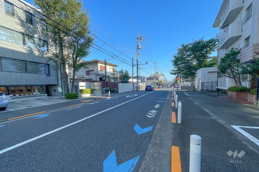 敷地東側の前面道路