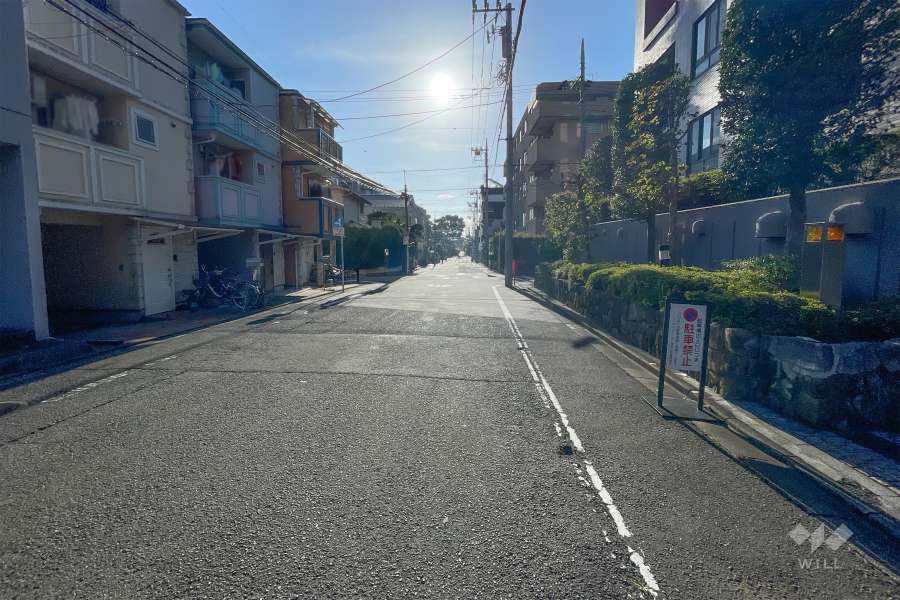 敷地南側の前面道路　