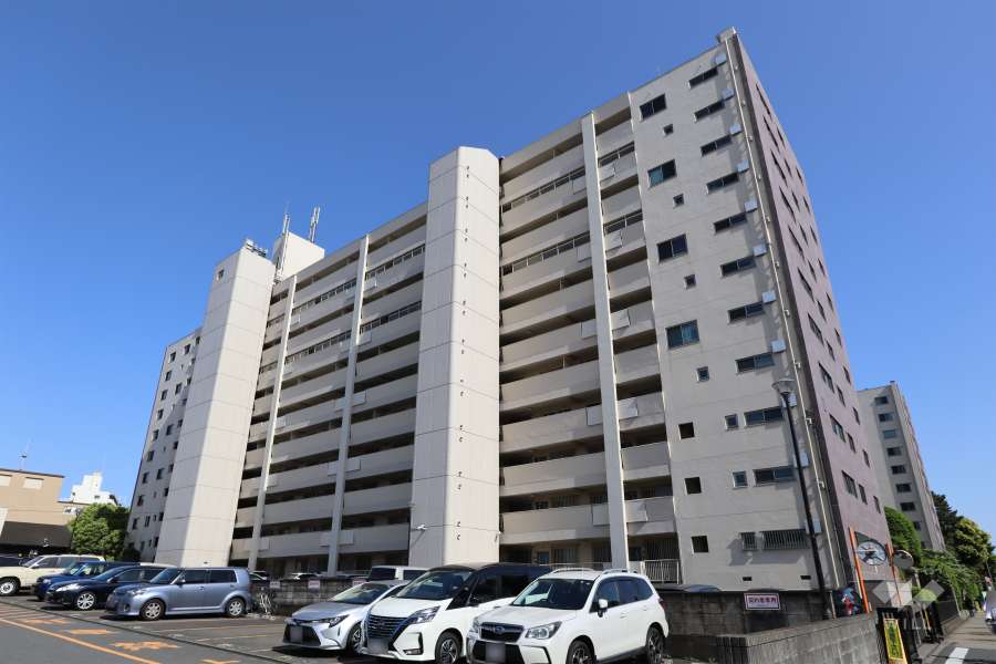 馬事公苑前ハイム北棟の外観（北西側から）