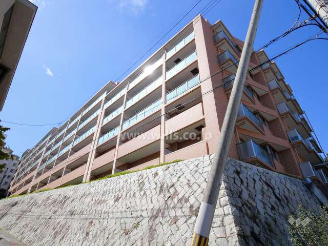 パーク・ハイム朝日ヶ丘芦屋ヒルズの外観（北東側から）