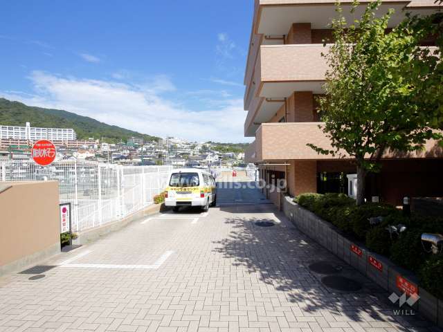 駐車場の出入り口