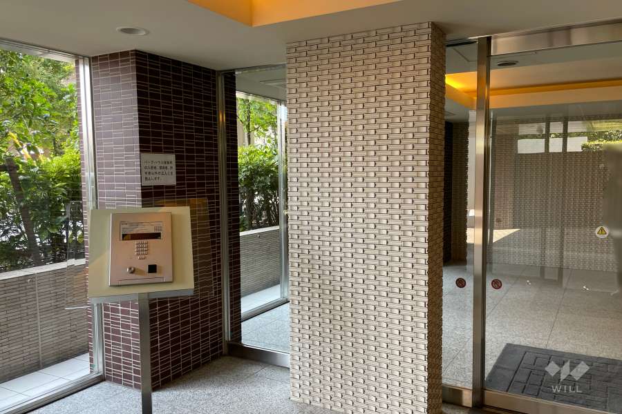 エントランスはオートロック付きです