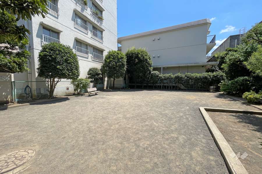 敷地西側に隣接した公園