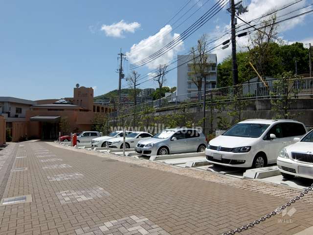 敷地内駐車場（ロボットゲート付き）