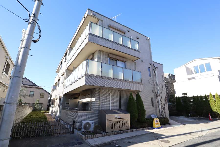 アルム深沢の外観（南東側から）