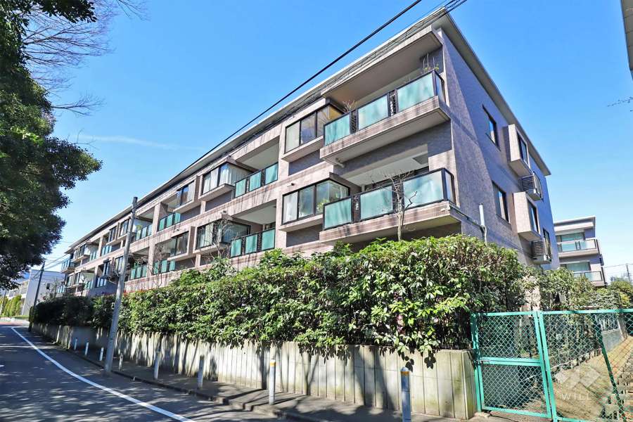 エクレールガーデン深沢の外観(南東側から)