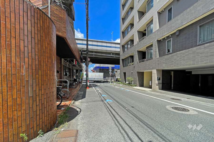 敷地南西側の前面道路