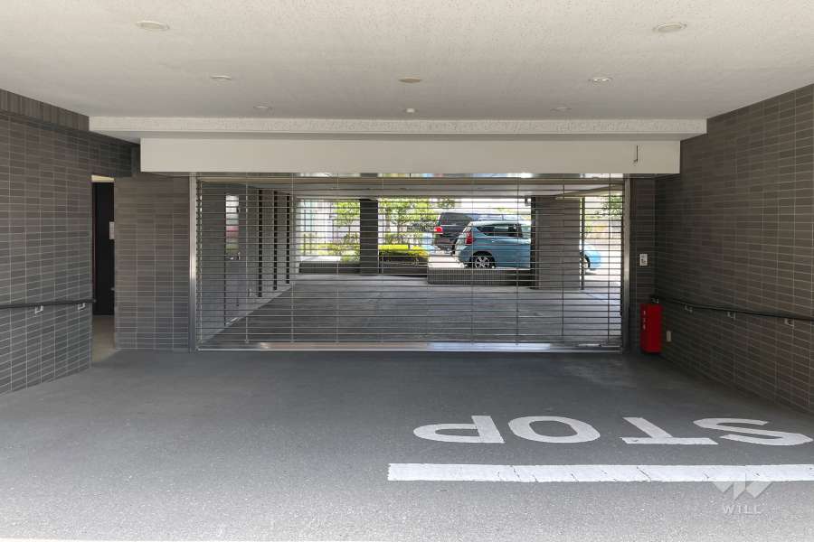 駐車場の出入り口（リングシャッター付き）