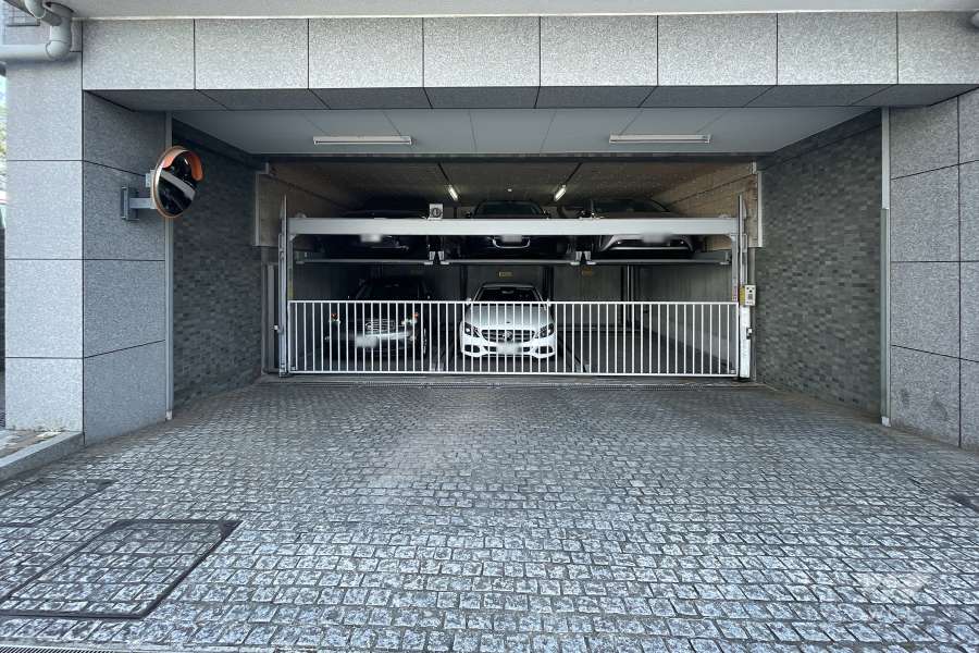 敷地内駐車場（屋内機械式）