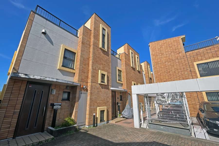 セボン深沢の外観（南東側から）