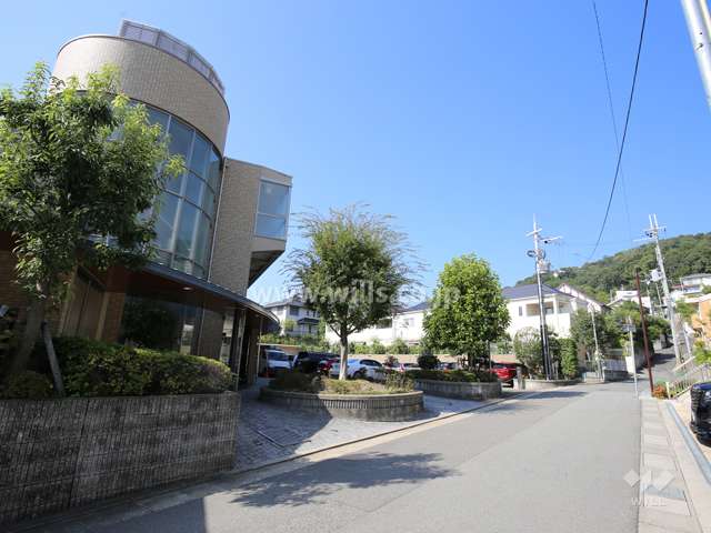敷地東側の前面道路
