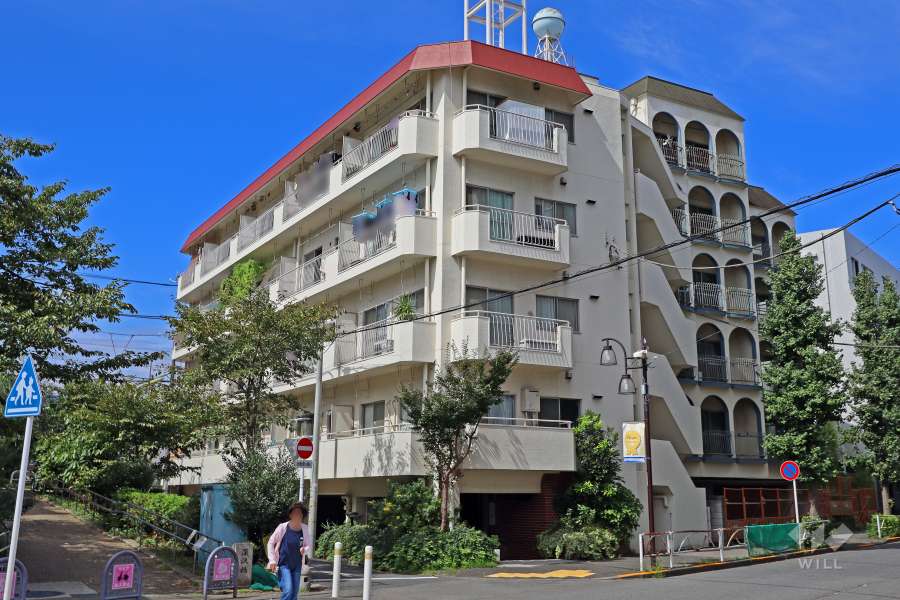 深沢ヒミコマンションの外観（南東側から）
