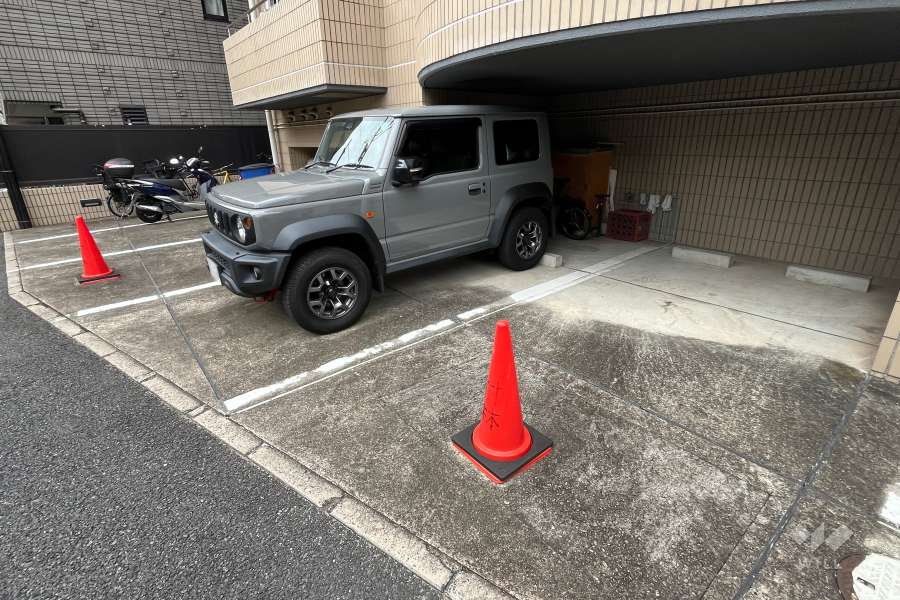 敷地内駐車場（屋外平面式）