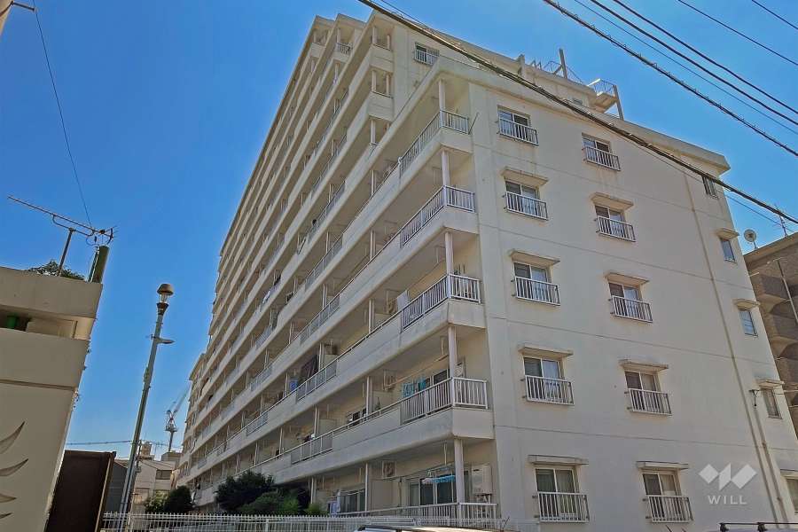 上町マンションの外観（北東側から）