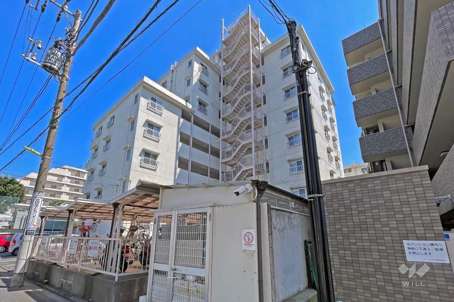 上町マンションの外観（北西側から）