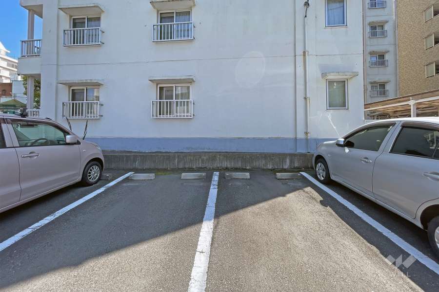 敷地内駐車場（屋外平面式）