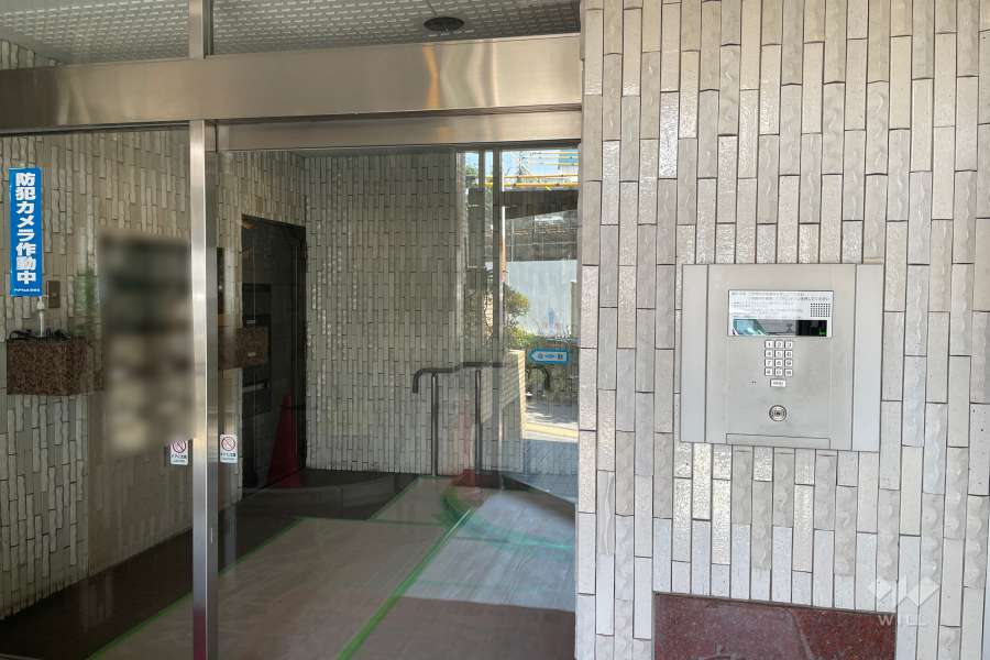 エントランスはオートロック有付きです。