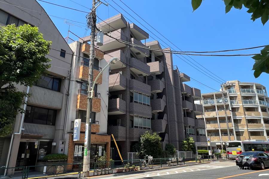 パレソレイユ世田谷二丁目の外観(南側から)