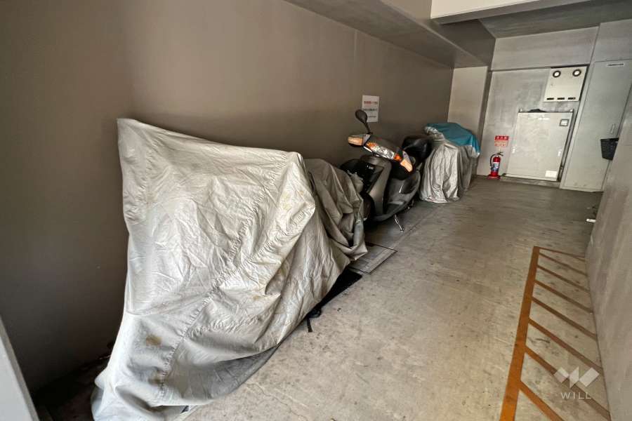 屋内に設けられたバイク置き場