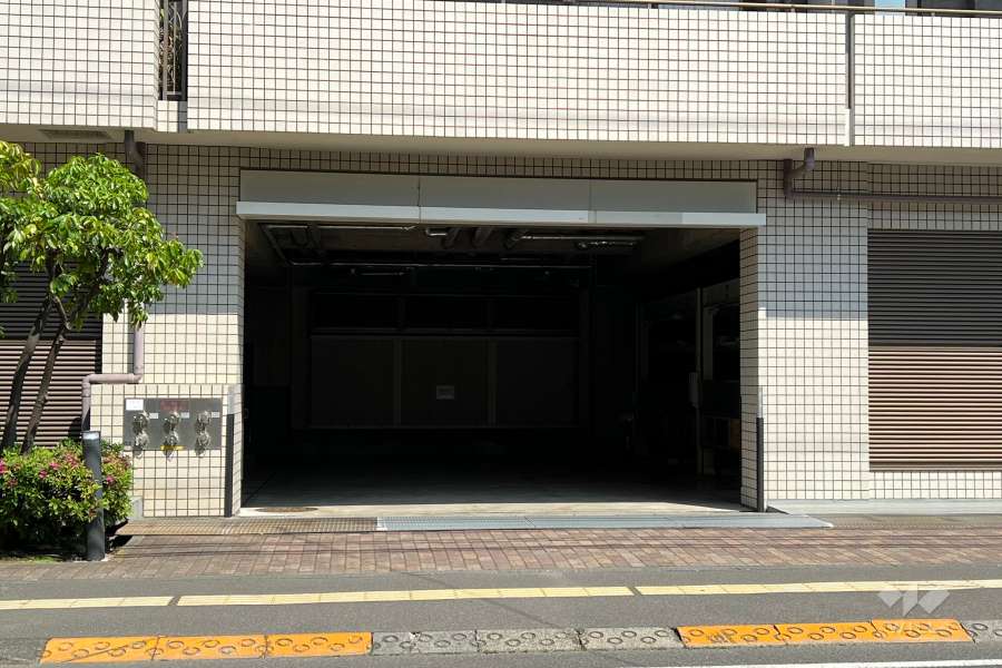 駐車場の出入り口
