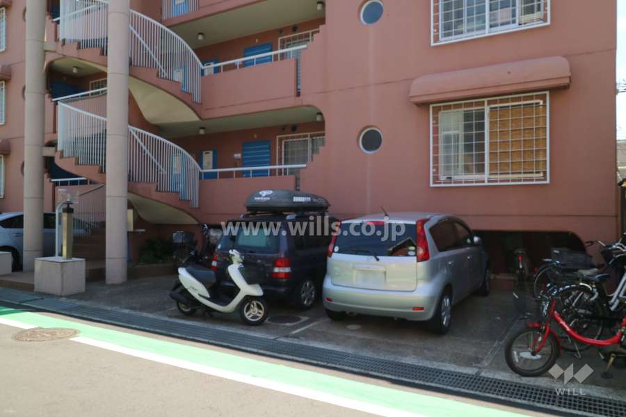 敷地内駐車場（屋外平面式）