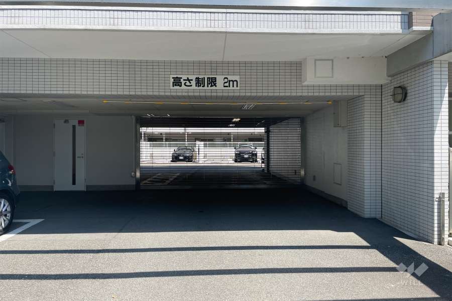駐車場の出入り口（リングシャッター付き）・敷地内駐車場（屋外平面式）