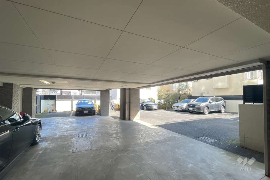 敷地内駐車場（屋内平面式と屋外平面式）
