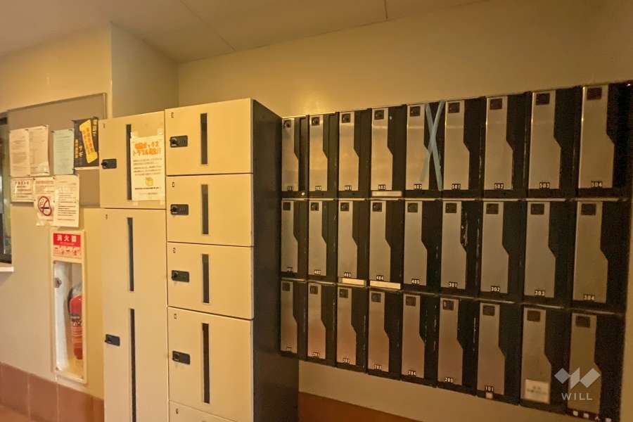 宅配ボックスと共用ポストボックス