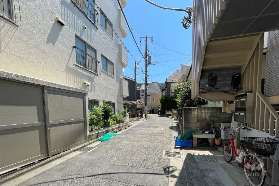 敷地北西側の前面道路