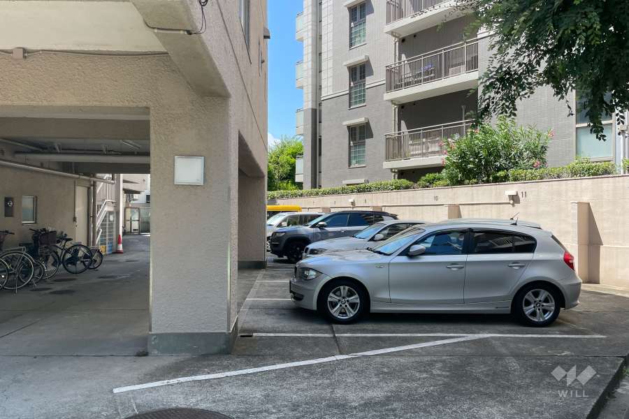 敷地内駐車場（屋外平面式）