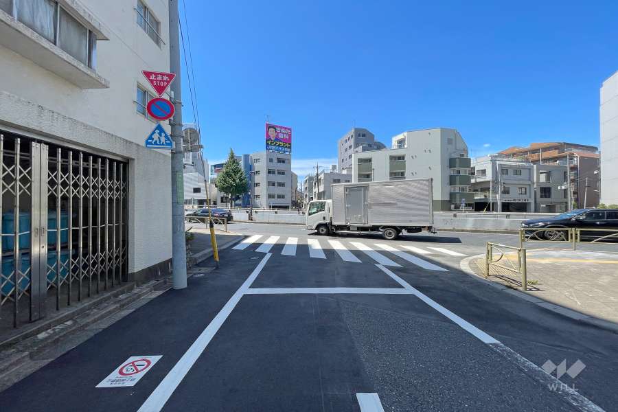 敷地北東側の前面道路