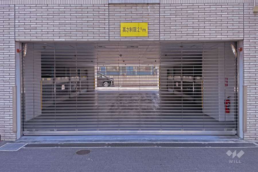 駐車場の出入り口（リングシャッター付き）・敷地内駐車場（屋内機械式・屋外平面式）