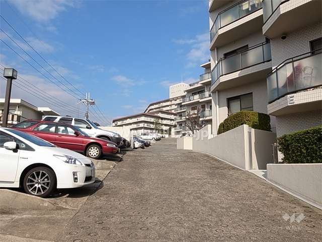 敷地内駐車場（平面式　ロボットゲート付き）